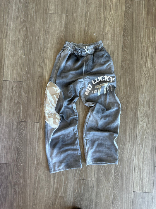 NoLuckyLuv Grey/white SWEATPANTS
