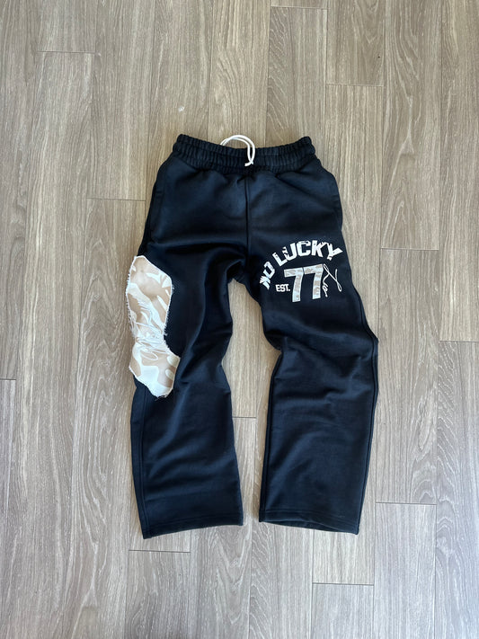 NoLuckyLuv Black/white SWEATPANTS